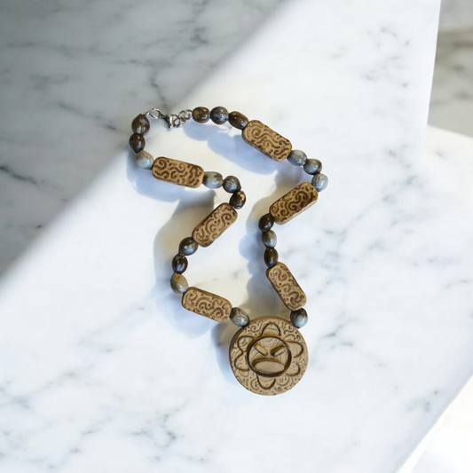 Collar indigena
